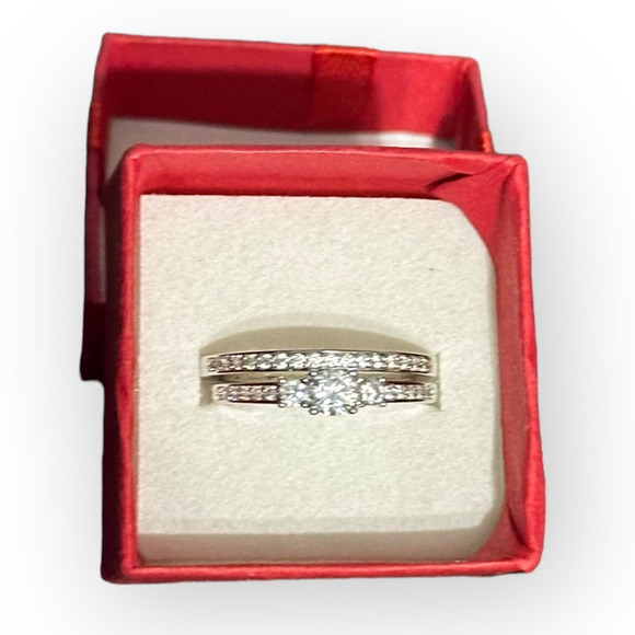 925 Sterling Silver .25 ct. Cubic Zirconia Wedding Engagement 2 Ring Set Size 7 - Picture 1 of 7
